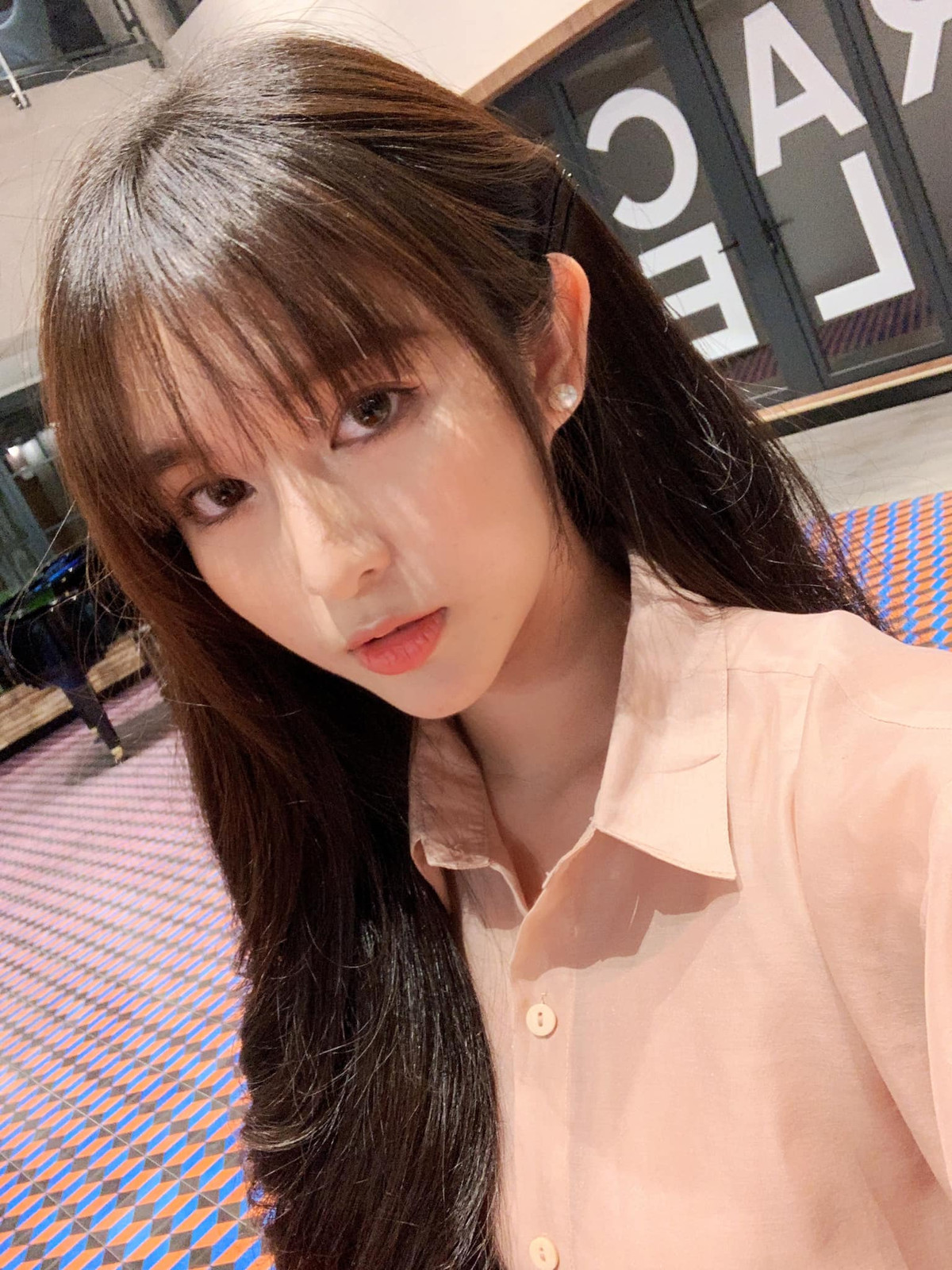 Ngoài việc đóng phim, Phương Quỳnh còn làm mẫu ảnh, kinh doanh online.