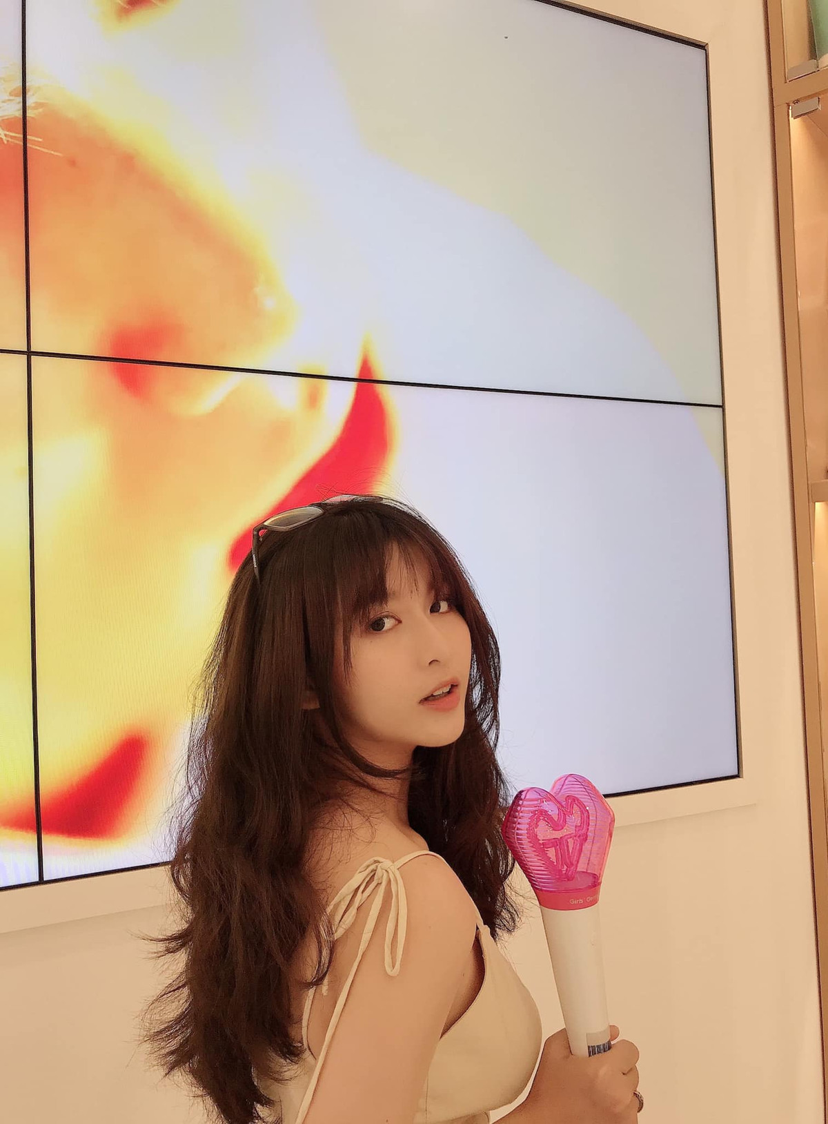 Ngoài ra, Phương Quỳnh còn làm vlog, tạo cho mình trang cá nhân riêng, cập nhật cuộc sống của mẹ bỉm sữa.