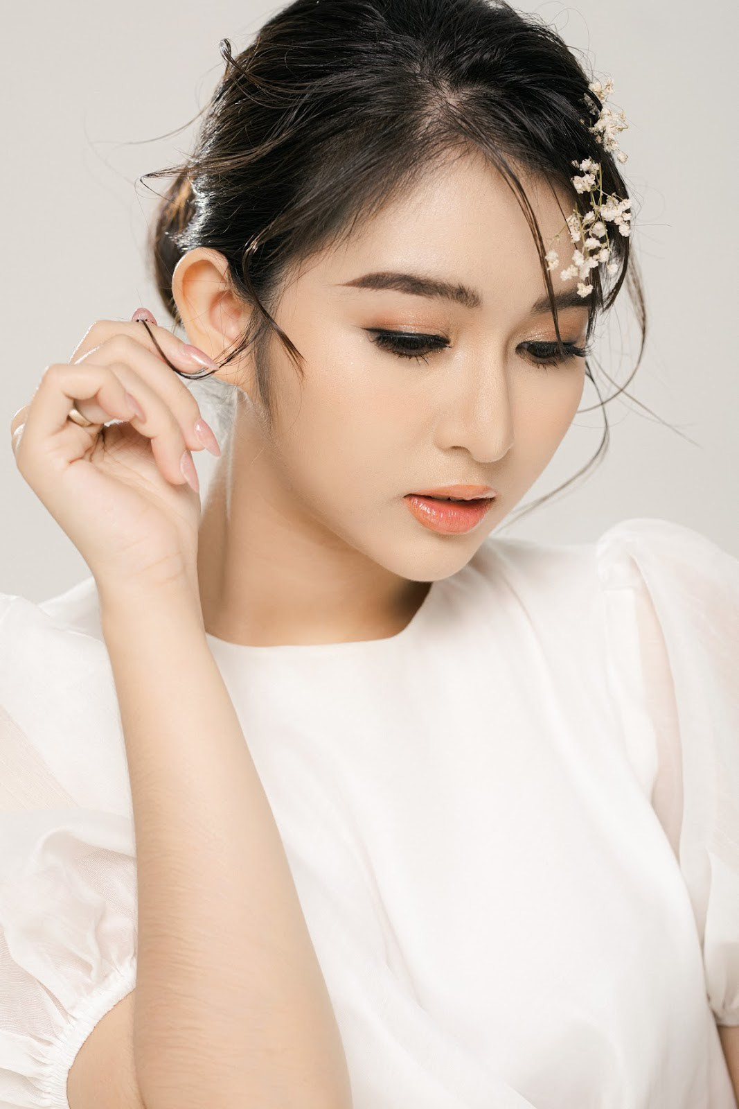 Ngoài việc đóng phim, webdrama, cô còn làm mẫu ảnh, đóng quảng cáo.