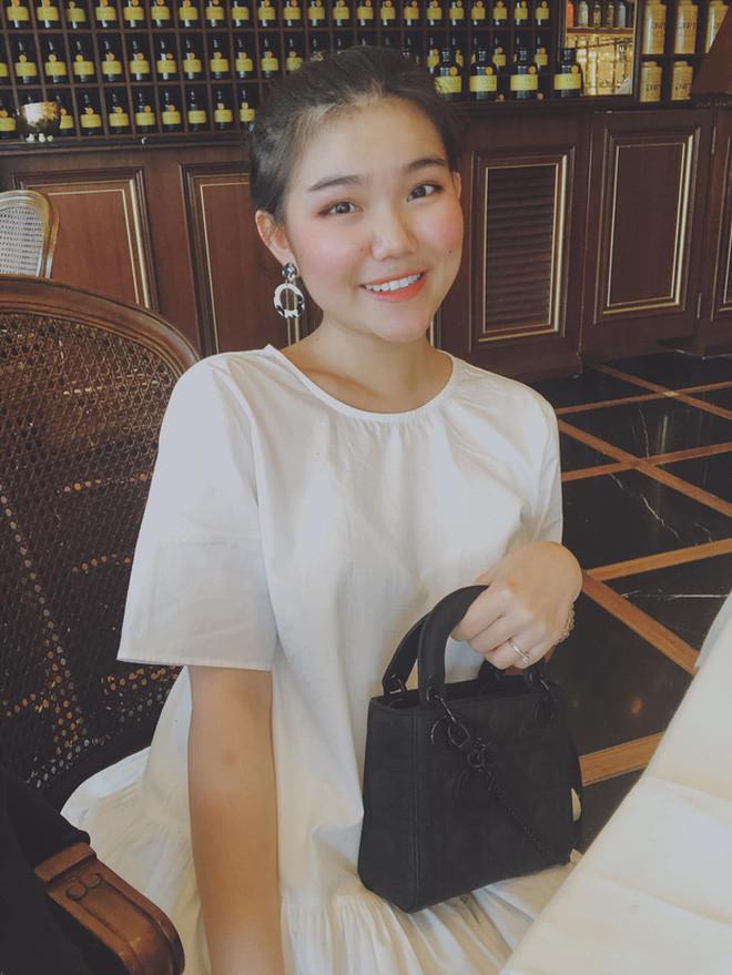 Nhắc đến hội rich kid Việt không thể thiếu cái tên Huỳnh Giao - cô bạn mặc set đồ 88 triệu tại Sneaker Fest đình đám một thời.