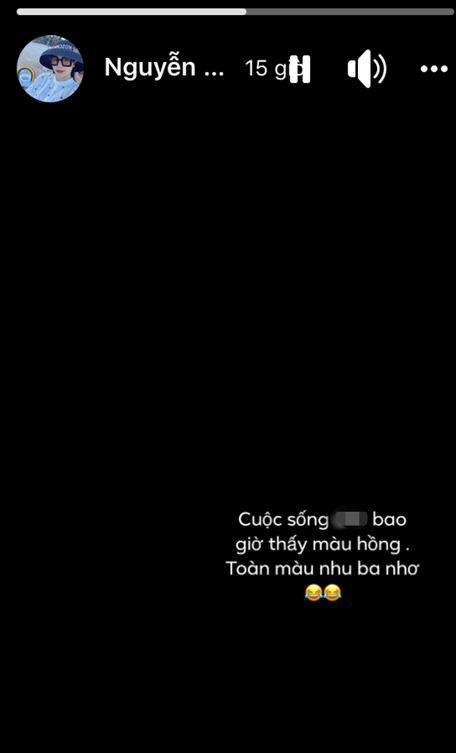 Trước đó, Khánh Linh đã thể hiện tâm trạng bất ổn khi đăng liền 2 story ẩn ý về việc người đàn ông để người phụ nữ của mình cảm thấy cô đơn.