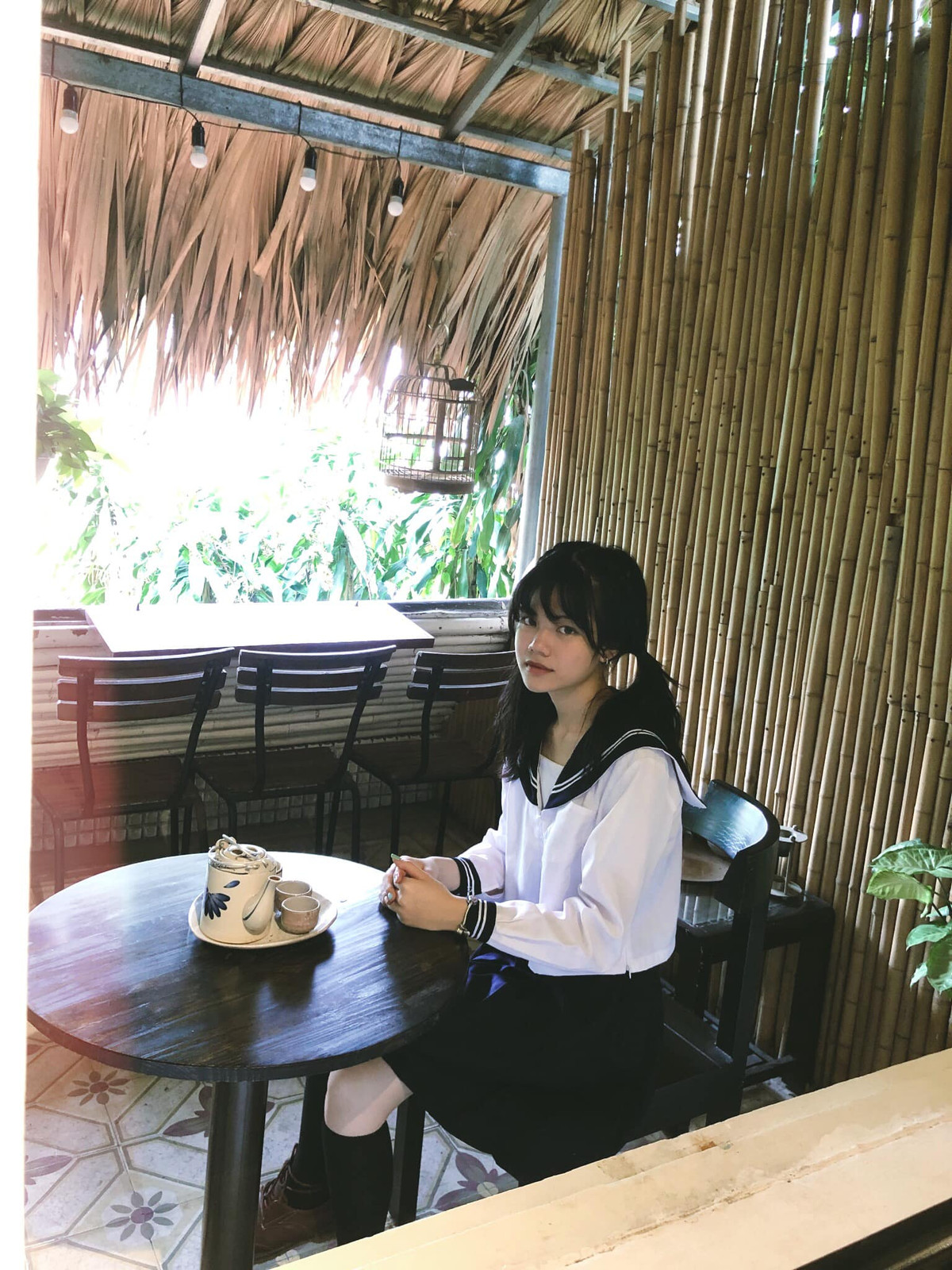 Nhìn ở mọi góc độ nào cũng thấy Đàm Minh Ngọc rất giống với chị gái Linh Ngọc Đàm từ khuôn mặt cho đến phong cách.