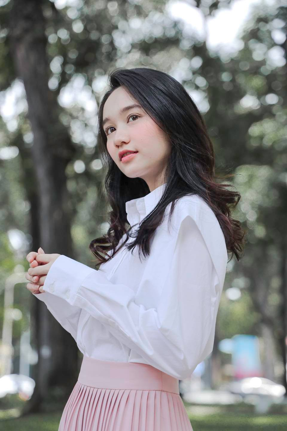 Khi khoe ảnh mặt mộc, hot girl 22 tuổi được nhiều người khen vẫn sở hữu vẻ ngoài tươi tắn cùng làn da đẹp