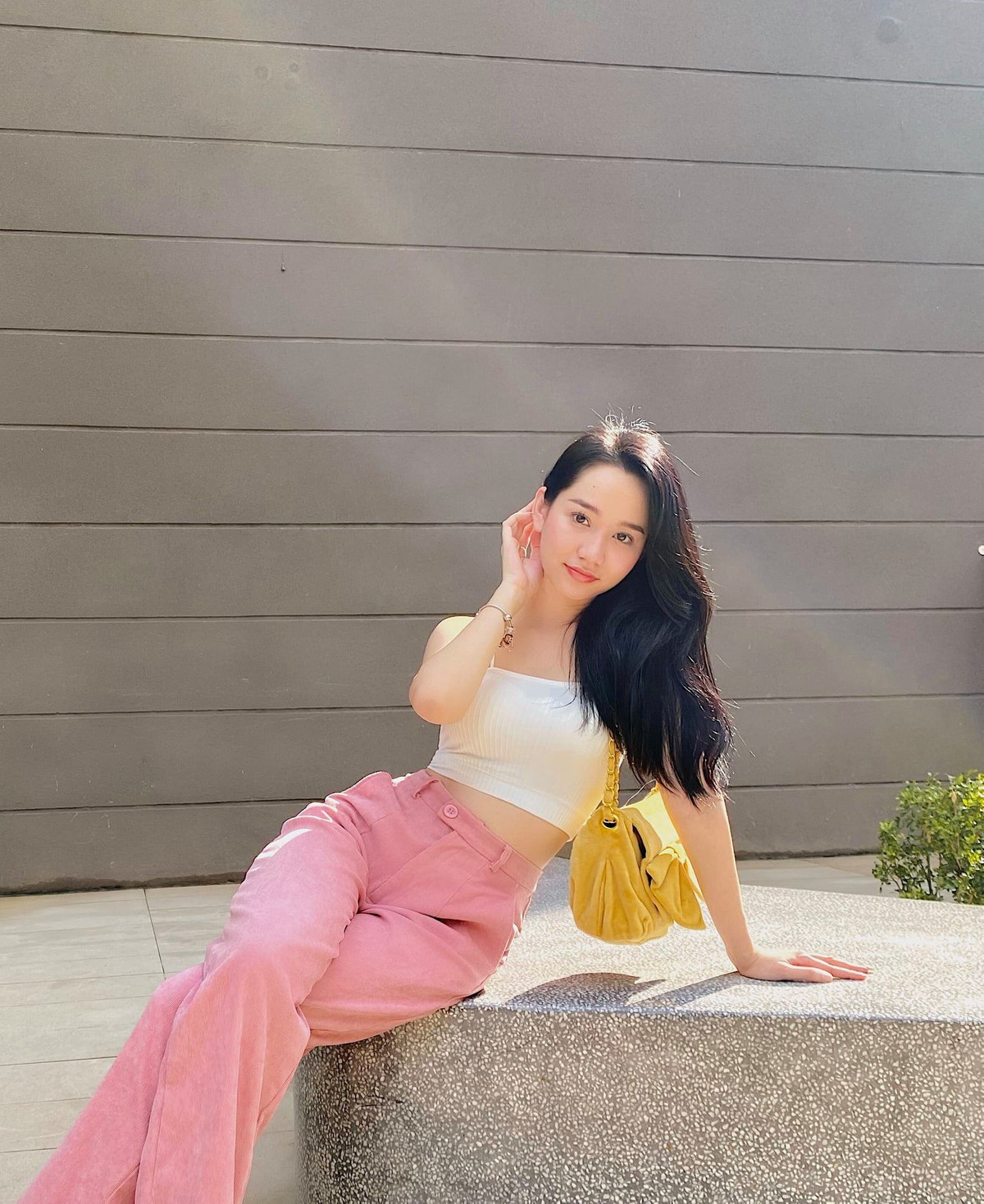 Với hình tượng mới, Trúc Anh không còn là cô nữ sinh "Mắt biếc" năm nào.