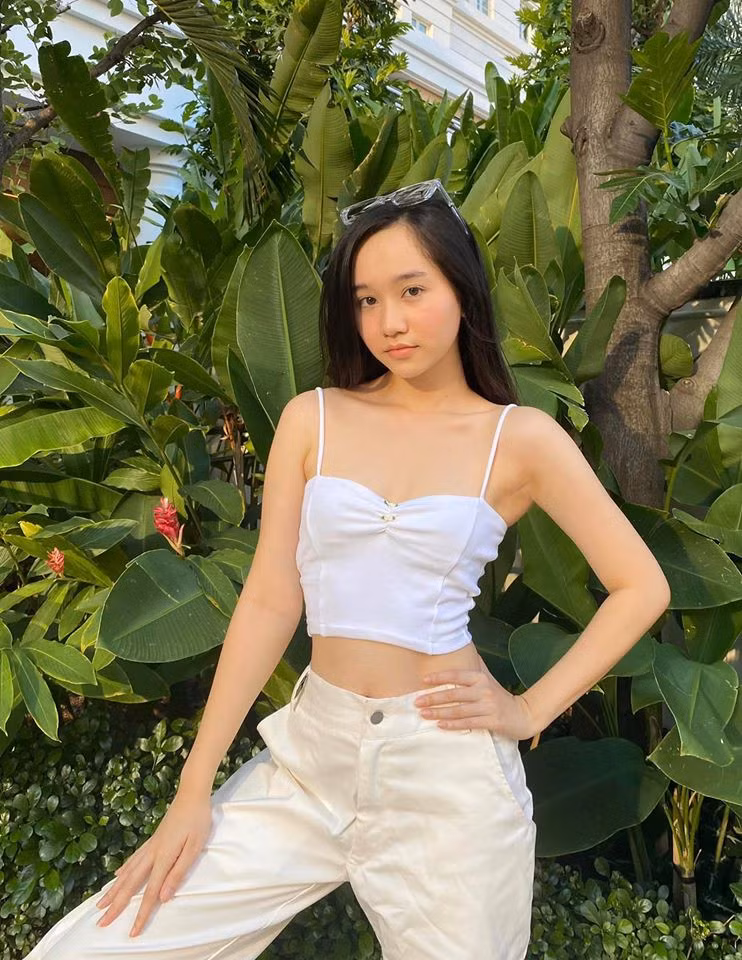 Sau thành công của “Mắt biếc”, Trúc Anh chính thức bước vào guồng quay của showbiz.