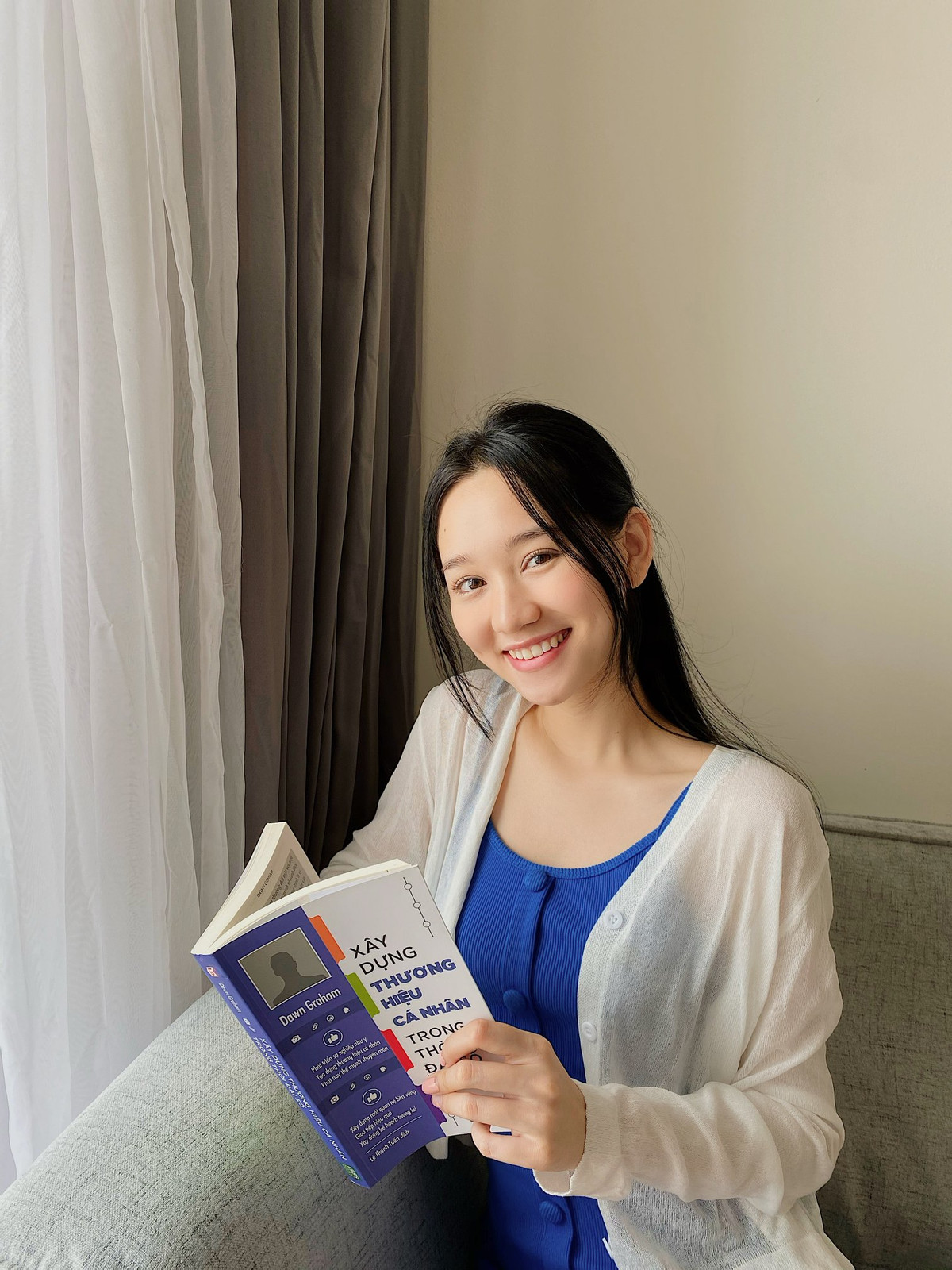 Theo nhận xét của mọi người, Trúc Anh có vẻ "mình hạc xương mai" hơn trước. Phải chăng do hot girl này chạy show, đi quay quá nhiều.