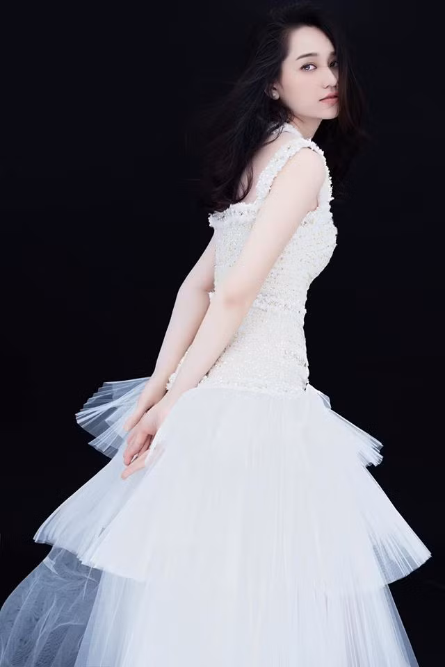 Từ khi bộ phim điện ảnh này lên sóng, tên tuổi của Trúc Anh trở nên vô cùng nổi tiếng. Cô sở hữu vẻ đẹp trong veo, nhẹ nhàng dễ chinh phục người đối diện.