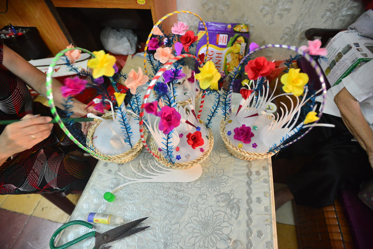 Tính đến nay, những người còn làm thiên nga bông chỉ đếm được trên đầu ngón tay, trong đó gia đình bà Tâm là có truyền thống lâu đời nhất.