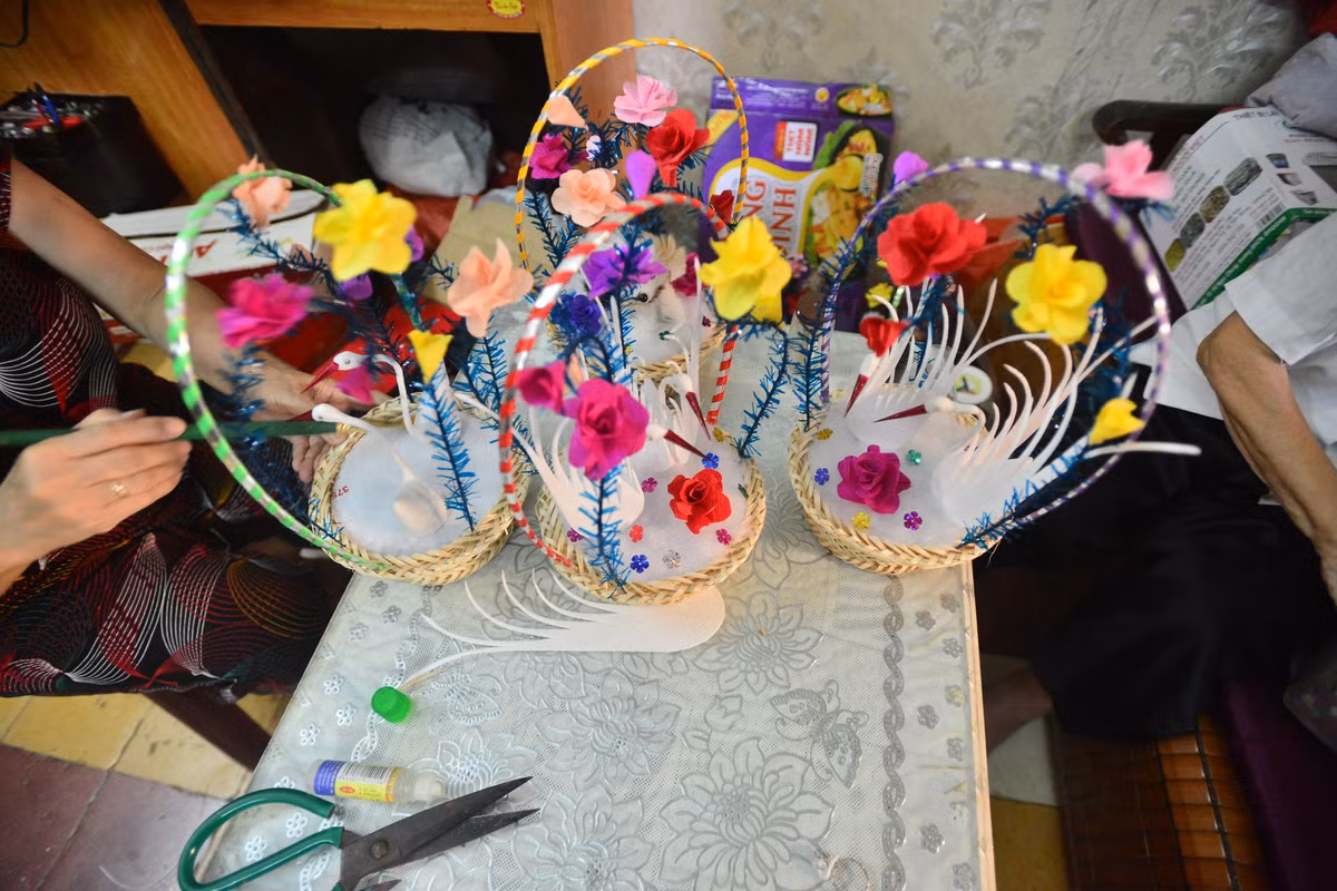 Tính đến nay, những người còn làm thiên nga bông chỉ đếm được trên đầu ngón tay, trong đó gia đình bà Tâm là có truyền thống lâu đời nhất.