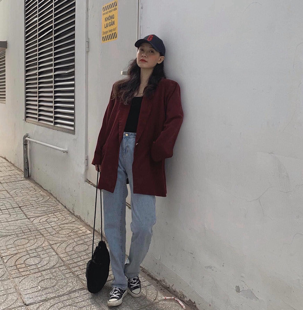 Không riêng gì Ý Thư, cô bạn Minh Tâm cũng là một trường hợp như vậy khi Tâm từng gây sốt với BST hơn 20 chiếc áo blazer giá 30.000 đồng.