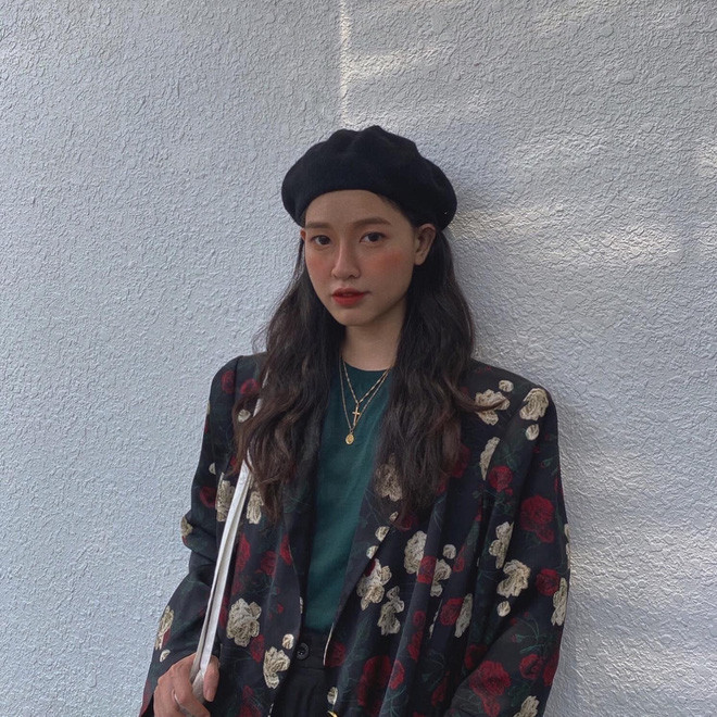 Chỉ sở hữu những set đồ "hốt" về từ chợ quần áo si đa, nhưng với sự thông minh trong việc mix&amp;match Minh Tâm khiến những bộ trang phục diện lên người trở nên có giá hơn giá trị thực.