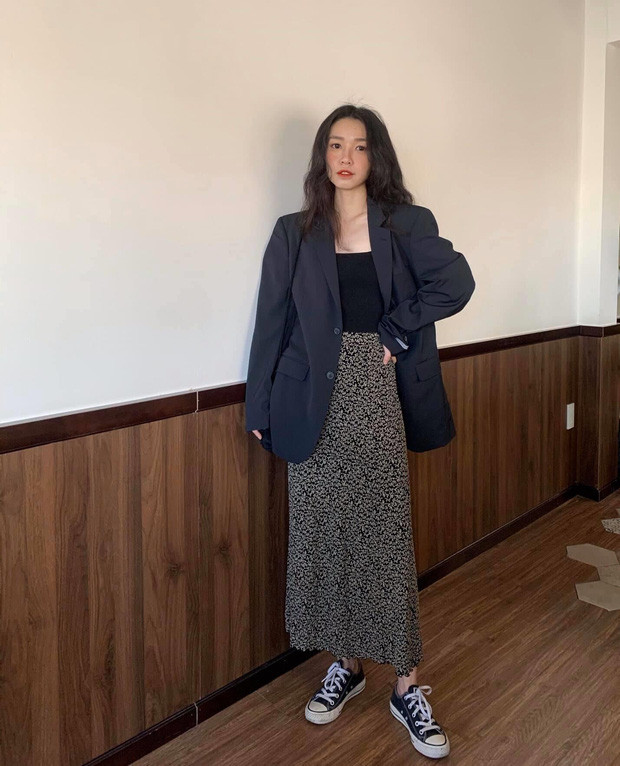 Minh Tâm thường xuyên tham khảo các kênh thời trang rồi đi mua những món tương tự nên cô nàng được đánh giá bắt trend cực tốt.