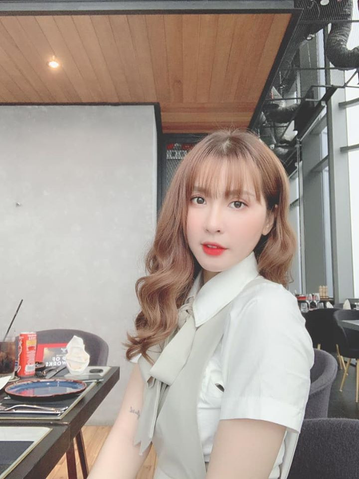 Bạn gái cũ ViruSs có cho mình 1 trang Fanpage với hơn 300.000 lượt thích, 167.000 người theo dõi và kênh YouTube có 252.000 lượt subscribes.