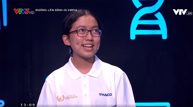 Bên cạnh những bình luận ủng hộ vì sự hài hước mà nữ sinh mang lại cho chương trình, cũng tồn tại một số ý kiến trái chiều thể hiện sự mỉa mai chỉ trích như "học nhiều quá nên không bình thường",...