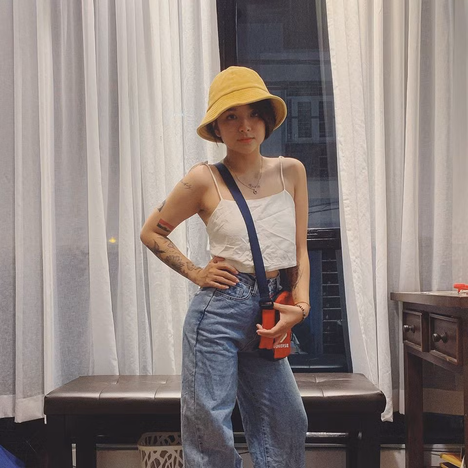 Từ những ồn ào tình cảm đó, tên tuổi của Mây cũng dần dần bị mờ nhạt.