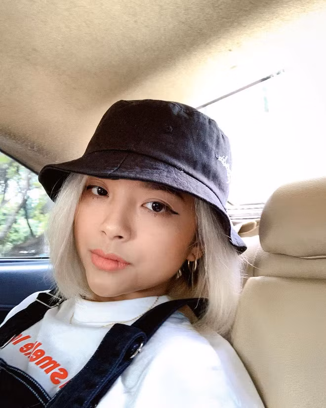 Khói (tên thật Trịnh Hoàng Nam) là một rapper khá đình đám trên MXH được cộng đồng underground yêu mến.