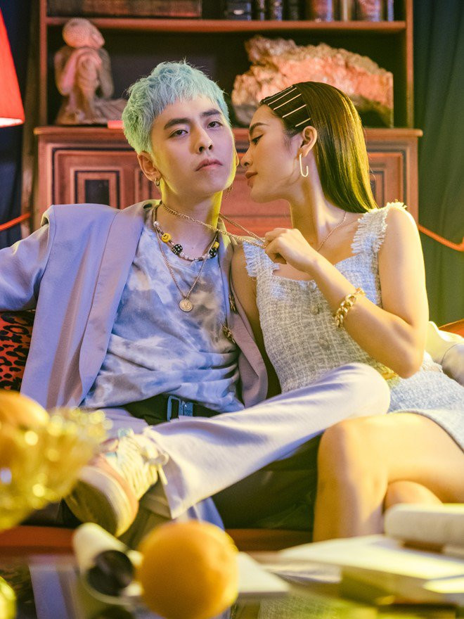 Trong quá trình làm gia sư, chàng OSAD nghi ngờ về mối quan hệ cha - con của cô gái và quyết đi tìm sự thật. Cuối cùng, anh chàng phát hiện ra sự thật cha mẹ thật của cô là người khác, còn gã đàn ông kia lại là người tình đang lén lút chung sống cùng cô.