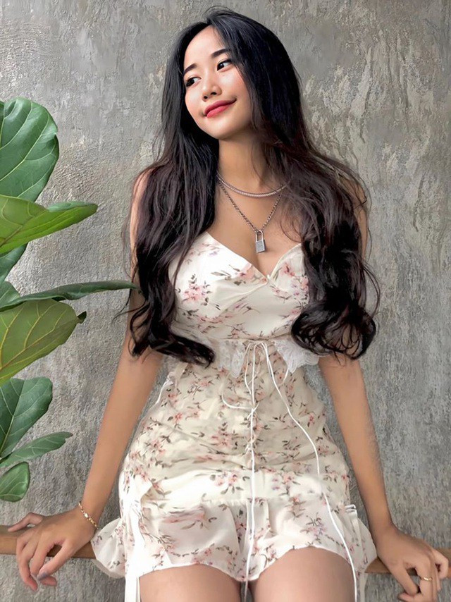 Dù mặc trang phục gì hay ở hoàn cảnh nào thì hot girl 16 tuổi này vẫn thu hút hàng nghìn like cùng nhiều bình luận “thả thính” cho mỗi bức ảnh trên MXH.