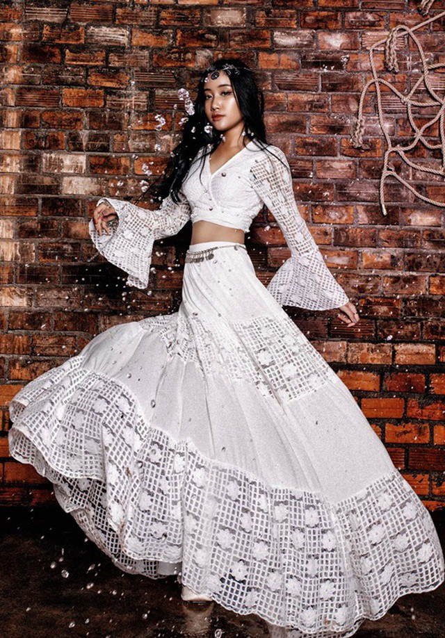 Được nhiều người quan tâm và yêu quý, bản thân hot girl 10X cảm thấy rất vui, Gia Thùy lấy đó làm động lực để ngày càng cố gắng, hoàn thiện mình hơn.