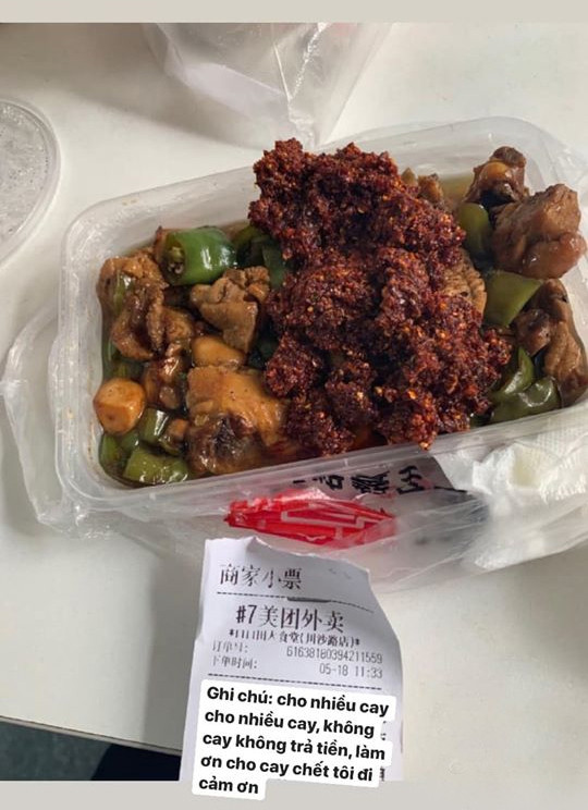 Anh shipper nào nhận phần hàng này chắc cũng phải dở khóc dở cười (Ảnh Weibo)