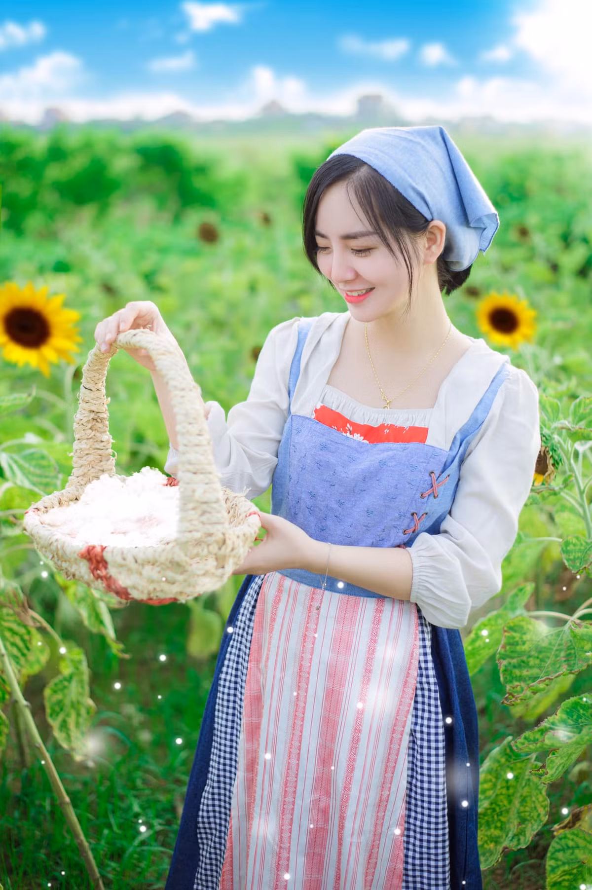 Cô cũng muốn dành thời gian đi du lịch nhiều nơi để khám phá những vùng đất mới chưa từng đặt chân đến.