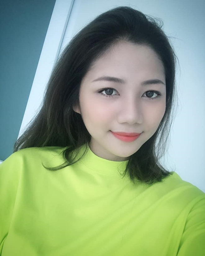 Sở hữu nhan sắc xinh đẹp, nụ cười tỏa nắng, nhiều người thắc mắc không hiểu vì sao cô nàng lại tìm đến chương trình hẹn hò này.