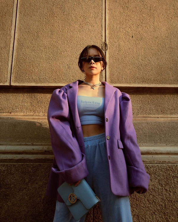 Xuất hiện trong chương trình Rap Việt, nữ DJ nóng bỏng gây chú ý với những bộ trang phục vừa quyến rũ nhưng lại không kém phần tinh tế trong suốt những tập phát sóng vừa qua.