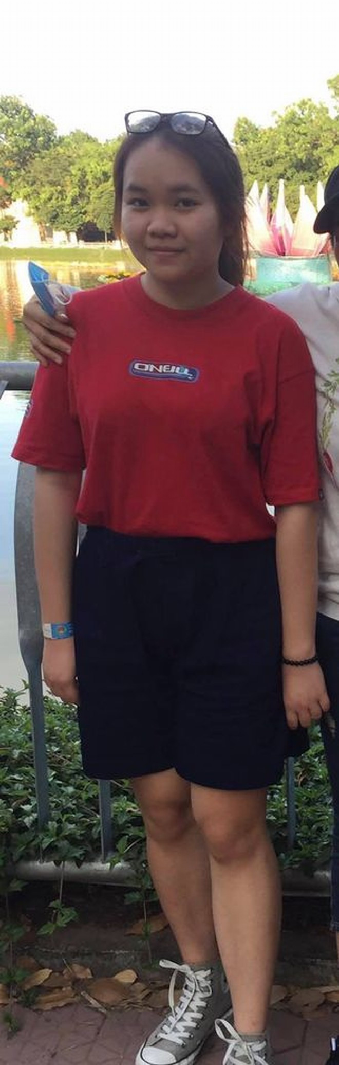 Kim Long cho biết, cô nàng từng tự ti nhất khi học năm lớp 12 với cân nặng lên đến 71kg. Kí ức có phần tồi tệ nhất khi bạn trai cũ thời cấp 3 nói lời chia tay chỉ bởi ngoại hình béo mập của cô nàng và sau 1 tuần đã có bạn gái mới xinh đẹp hơn.