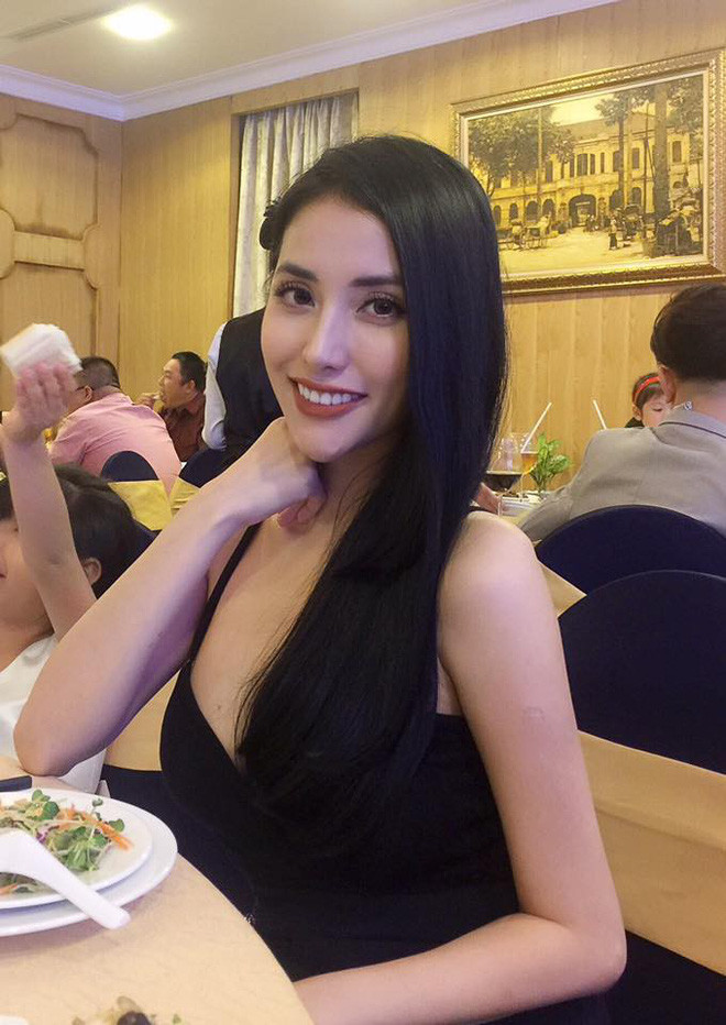 Mai Hồ tên đầy đủ là Hồ Ngọc Mai, sinh năm 1987. Cô chính là em họ diễn viên nổi tiếng Mai Thu Huyền.