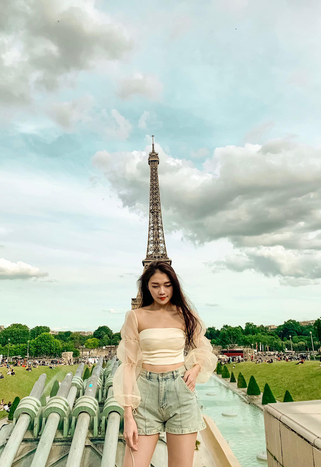 Cô nàng từng là một nữ idol gây bão trong cộng đồng CCTalk năm 2014-2015. Cùng với những gương mặt khác như Ngân Sát thủ, Như Hexi, Vy Timy,... Thu Thảo chiếm trọn tình cảm của khán giả nhờ tài năng và sự gần gũi của mình.