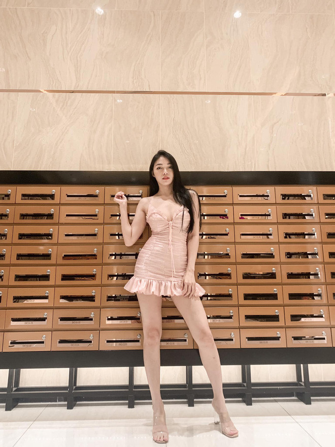 Dù trong hoàn cảnh nào, Dương Thu Thảo cũng luôn thể hiện được vẻ đẹp trẻ trung, căng tràn sức sống.