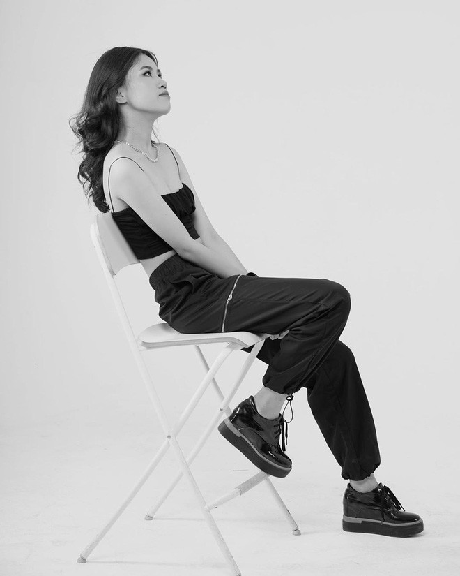 Cô bạn lấy nghệ danh Pháo với mong muốn sẽ thắp sáng ngọn lửa đam mê của mình và để bố mẹ sẽ tự hào về con gái mình.