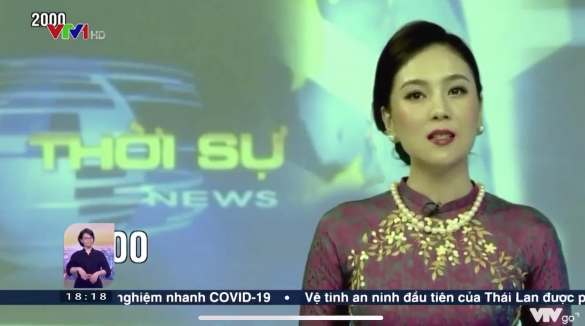 Không chỉ đầu tư về mặt hình ảnh, Mai Ngọc còn thể hiện sự thay đổi của logo chương trình, nhạc hiệu và lời dẫn của MC qua hành trình dài 50 năm.