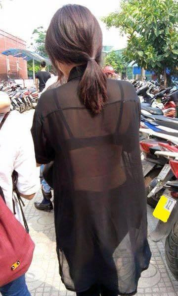 Giảng đường vốn là nơi mà người ta phải ăn mặc nghiêm túc và đúng mực nhưng đôi khi, cũng có những trường hợp lại ăn mặc phản cảm quá mức.