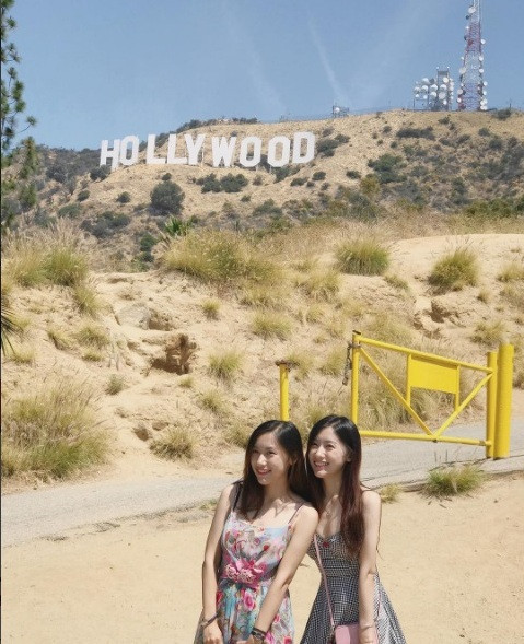 Sau khi tốt nghiệp đại học Phúc Đán (Thượng Hải) cả hai đã khiến cho cộng đồng mạng Trung Quốc dậy sóng khi thông báo trúng tuyển học bổng của đại học Harvard hệ sau đại học.