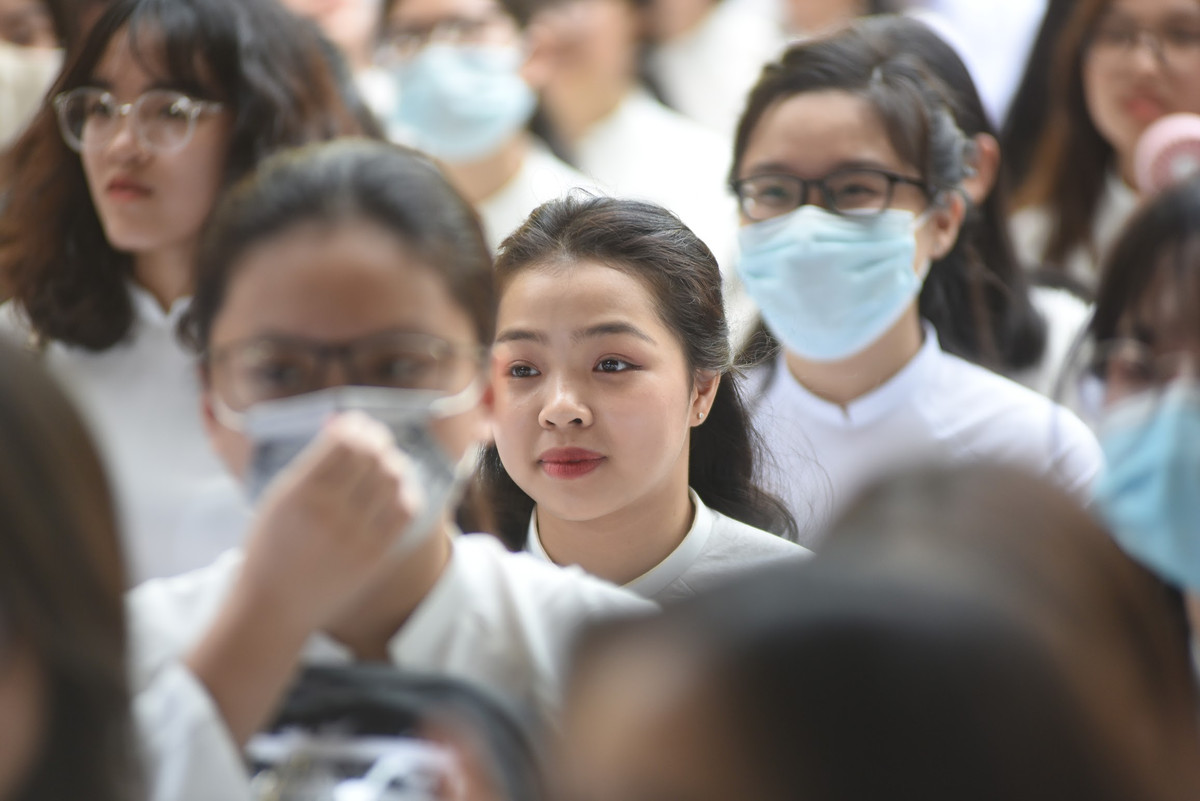 Không thể phủ nhận được rằng, con gái Việt Nam càng ngày càng xinh, đặc biệt là khi được khoác lên mình áo dài truyền thống.