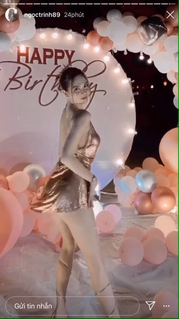 Ấn tượng nhất trong bữa tiệc sinh nhật có lẽ là màn nhảy ngẫu hứng cực nóng bỏng của Ngọc Trinh.