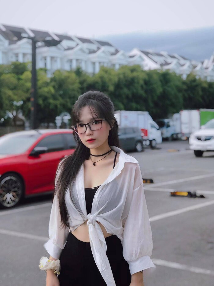 Hình ảnh của cô nàng thường xuất hiện trên các diễn đàn trai xinh gái đẹp.