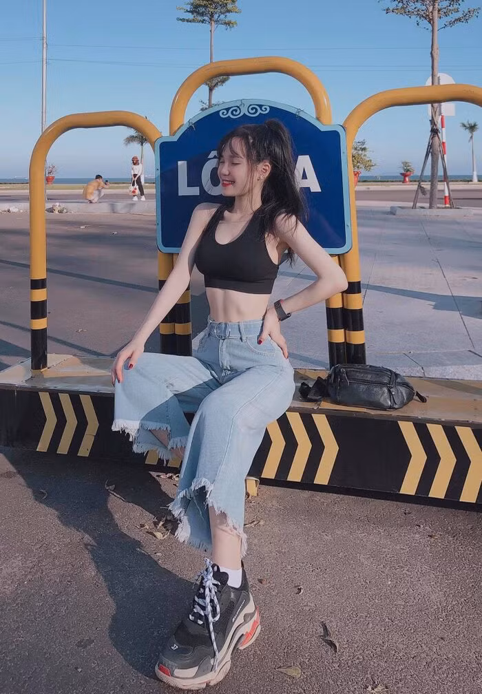 Sau khi tốt nghiệp đại học, cô nàng sẽ dành thời gian để học thêm IELTS nhằm nâng cao khả năng cũng như vốn kiến thức của bản thân.