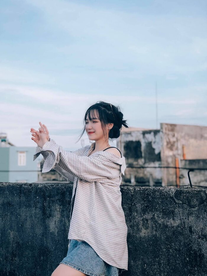 Dù nổi tiếng bất ngờ nhưng cuộc sống thường ngày của cô nữ sinh cũng không ảnh hưởng.