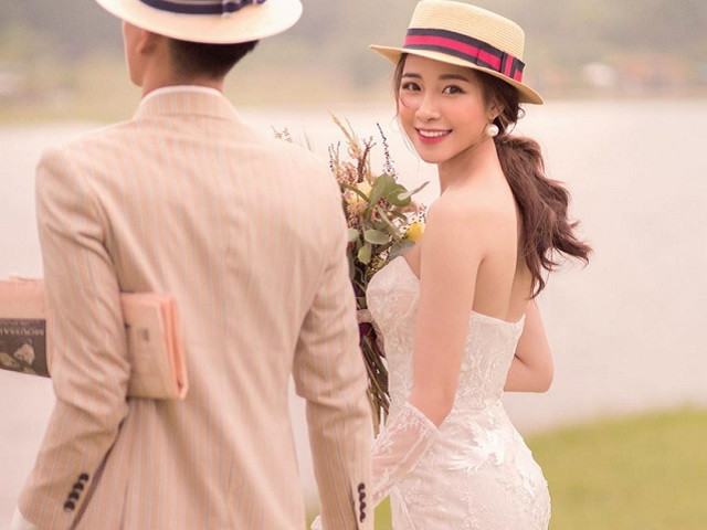 Bà xã Phan Văn Đức, Nhật Linh cũng thường xuyên chia sẻ những khoảnh khắc đáng yêu của hai bố con.