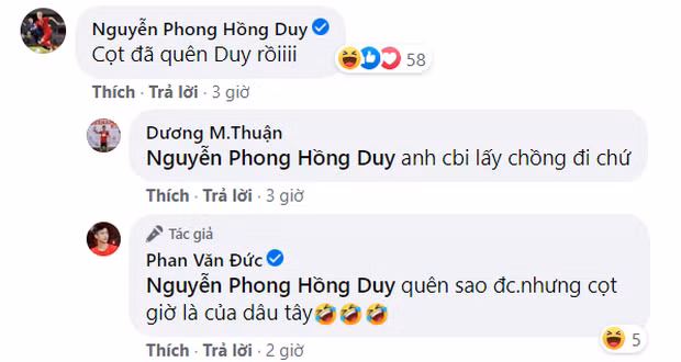 Ngay lập tức, bức ảnh đã thu hút nhiều bình luận, lượt yêu thích của người hâm mộ. Điều đặc biệt đáng chú ý là anh chàng đồng đội thân thiết của Văn Đức là Hồng Duy cũng vào bình luận "trách yêu": "Cọt đã quên Duy rồi" .