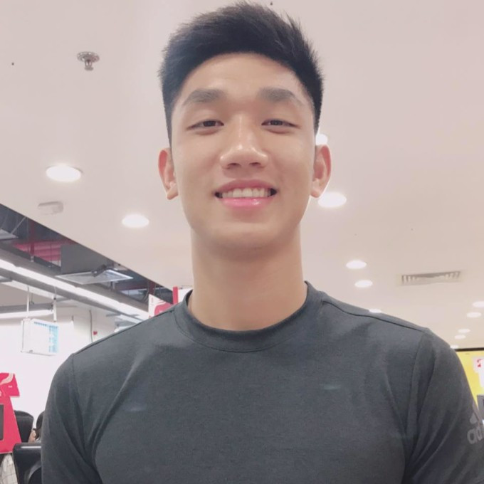 Là một trong những chàng cầu thủ có vẻ ngoài điển trai, những câu chuyện ngoài sân cỏ của Nguyễn Trọng Đại luôn được đông đảo người hâm mộ quan tâm.