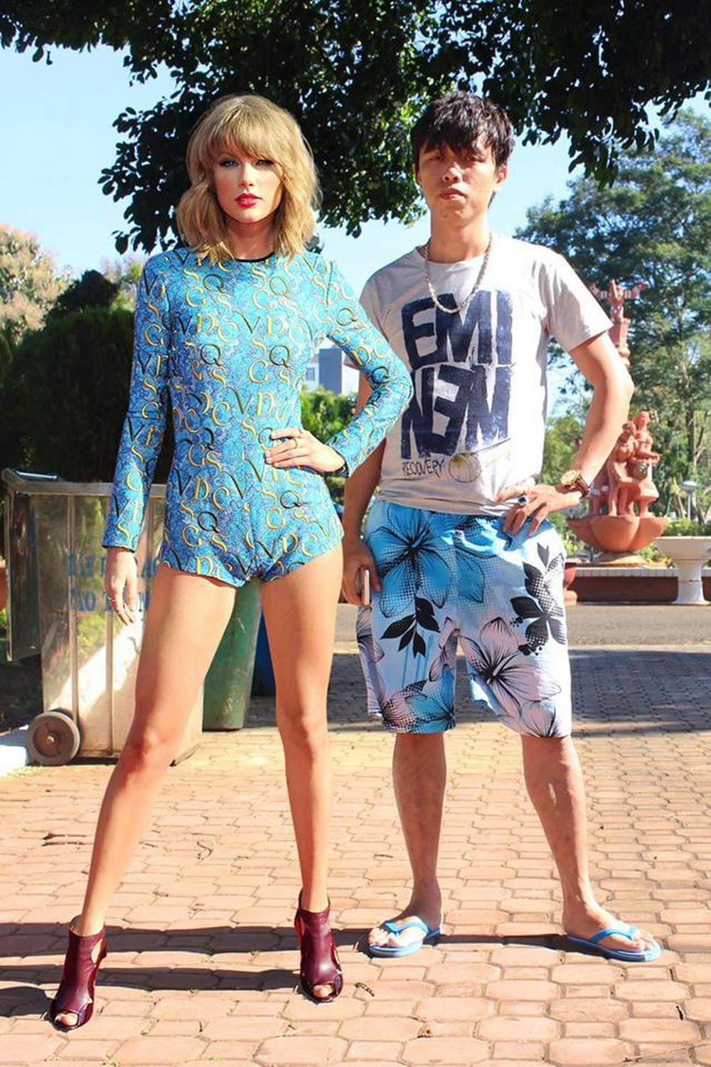 Huy không chỉ tạo ra những tấm ảnh gây cười mà còn thể hiện trình độ chỉnh sửa ảnh đỉnh cao của mình.