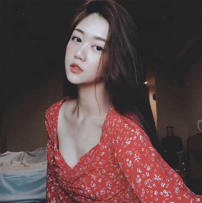 Nam Phương sở hữu full combo những điều mà bất kì cô gái nào cũng ao ước: Vẻ ngoài xinh đẹp, tình yêu lãng mạn cùng những chuyến du lịch sang chảnh không thua kém gì hội con nhà giàu.