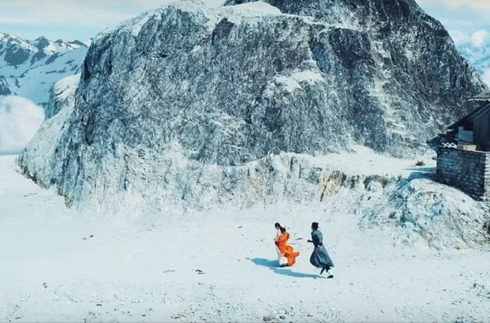 Đứng ở trên đỉnh đèo bạn có thể thu vào tầm mắt mình toàn bộ thung lũng ở phía dưới, hít hà không khí trong lành và có cho mình những tấm hình lung linh để sống ảo.