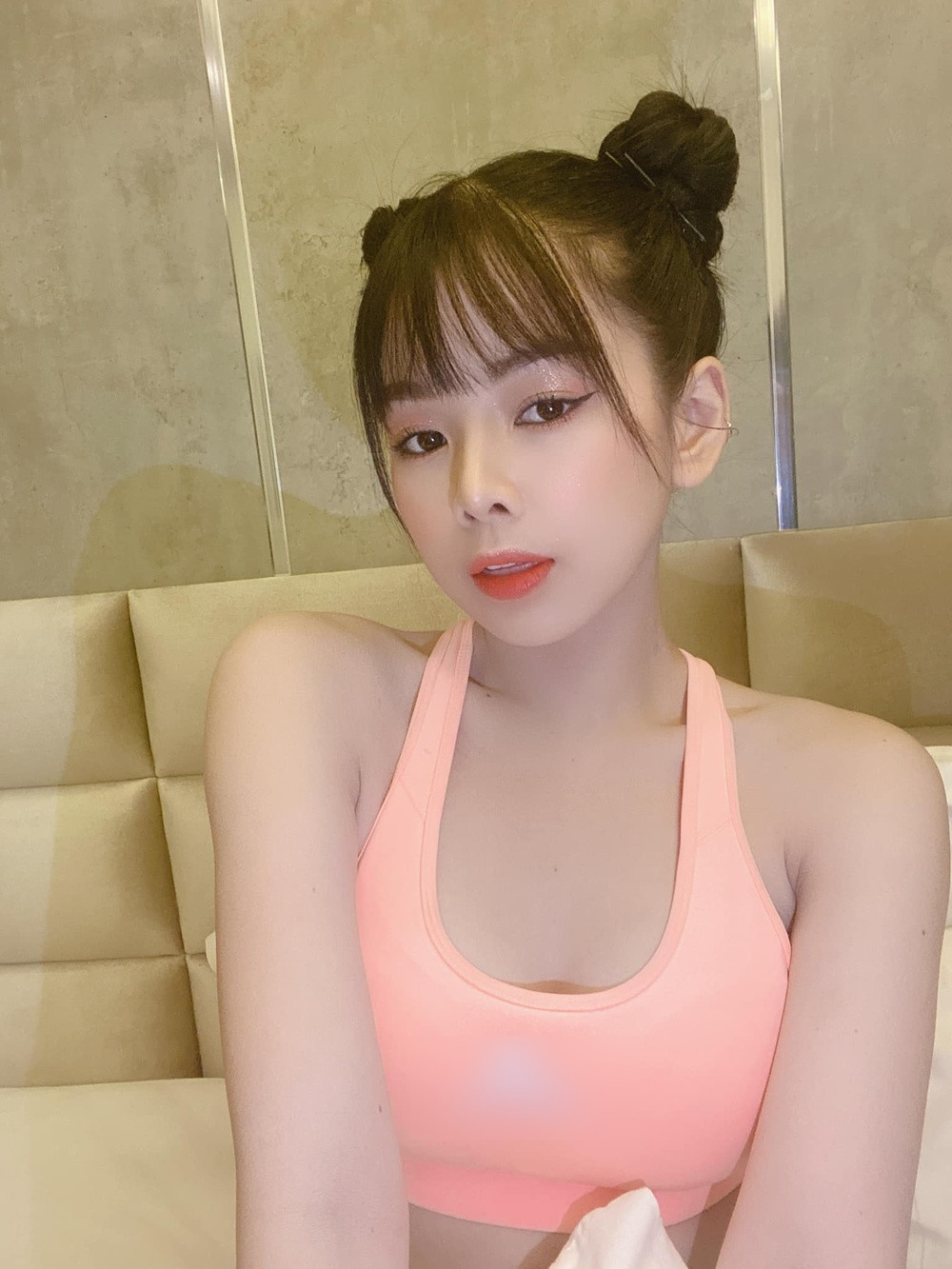 Nhiều fan hâm mộ nhận xét rằng, Mie có phong cách và cách thể hiện không hề quá lố, tại các sự kiện tham dự, cô nàng chỉ tập trung vào âm nhạc có lôi cuốn người nghe hay không. Và đây chính là điểm thu hút riêng của Mie.