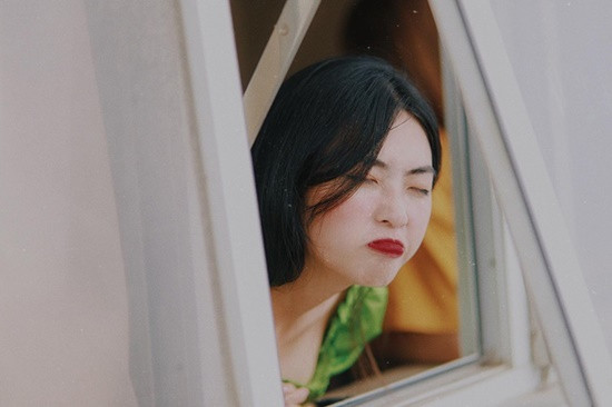 Cộng đồng mạng cũng dành cho Minh Trà không ít lời bình luận tích cực về nhan sắc cũng như phong cách thời trang.