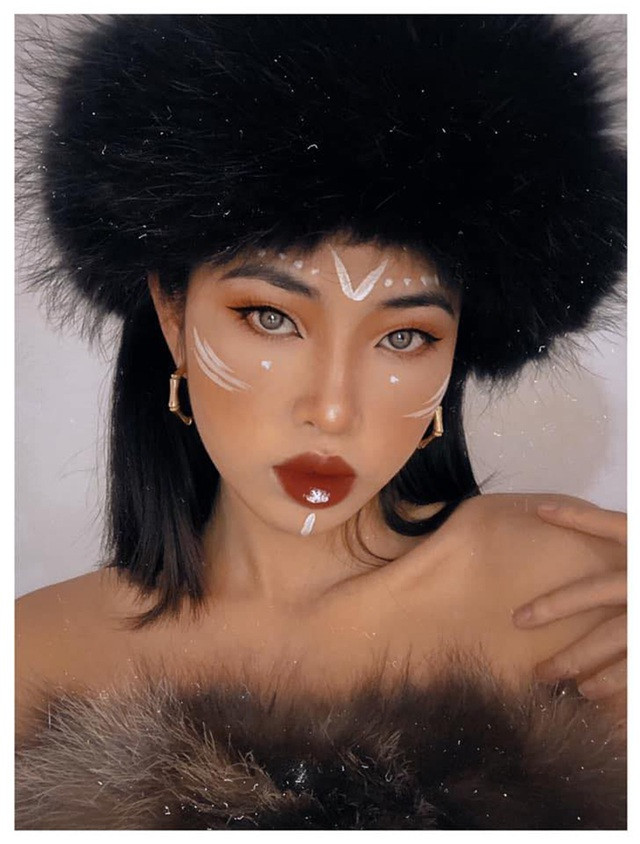 Minh Trà cho rằng cô là người khá dễ gần hoà đồng với bạn bè, luôn lắng nghe nhưng vẫn còn một chút tính tình hơi trẻ con. Mời quý độc giả đón xem thêm video: Nữ sinh nói 7 thứ tiếng ngại nổi tiếng - Nguồn: KÊNH VTC1