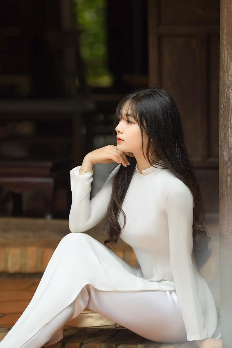 Ngoài thời gian dành cho việc học, nữ sinh 10X này cũng thử sức với vai trò mẫu ảnh, mẫu thời trang và mẫu trang điểm. Xuân Trúc có thêm nhiều mối quan hệ, trở nên tự tin và biết được cách khiến cho bản thân ngày càng đẹp hơn.